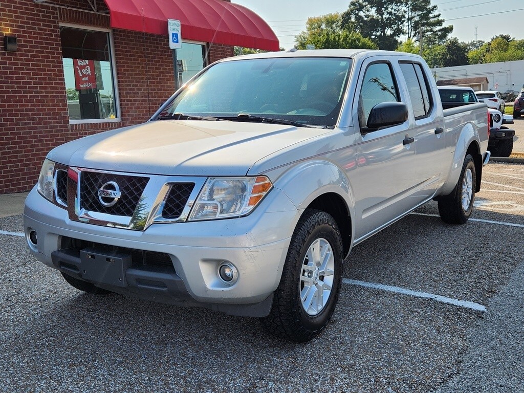 2017 Nissan Frontier SV photo 3