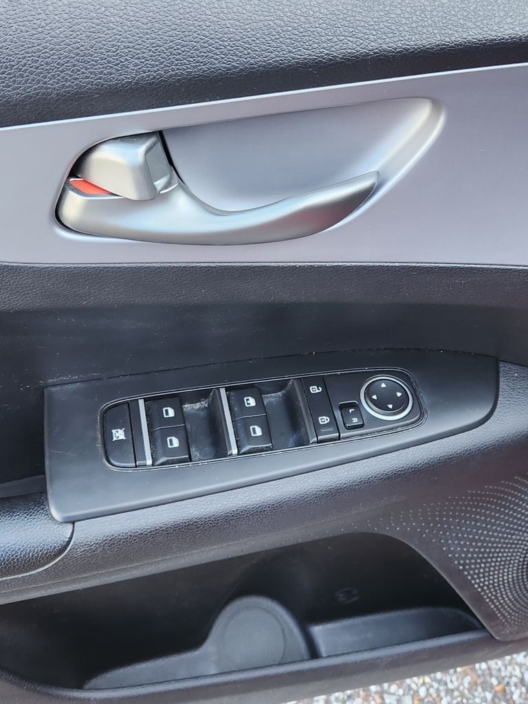 2022 Kia FORTE LXS - Photo 14