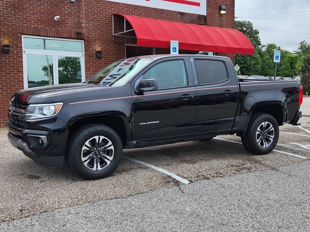 2022 Chevrolet Colorado Z71 photo 2