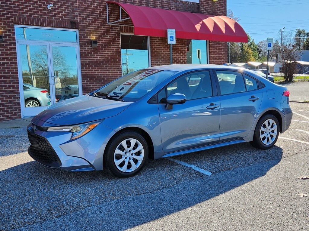 2020 Toyota Corolla LE photo 2
