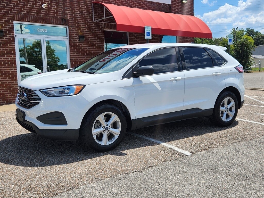 2020 Ford Edge SE photo 2