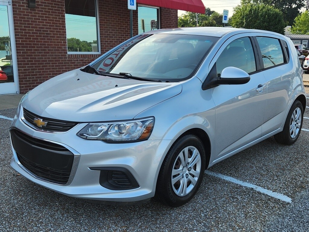 2020 Chevrolet Sonic LT photo 3