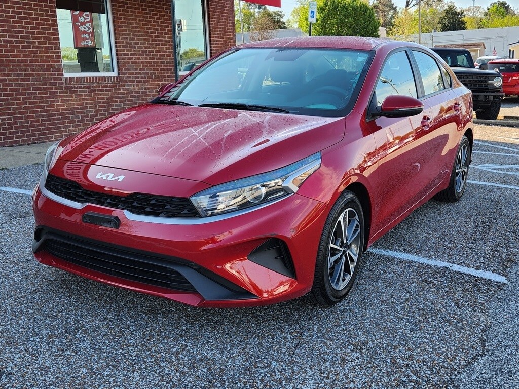 2022 Kia Forte LXS photo 3