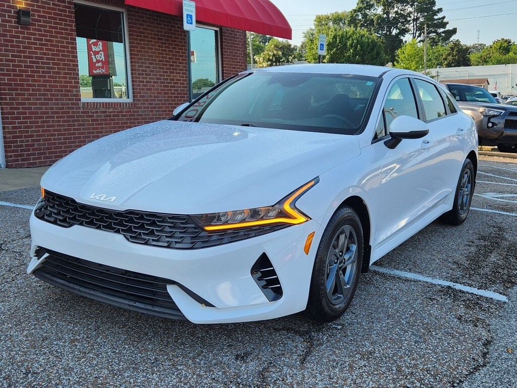 2022 Kia K5 LX photo 3