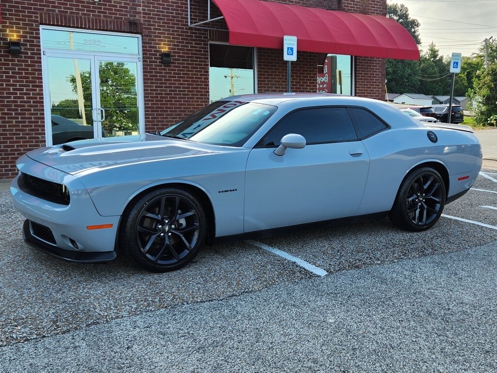 2021 Dodge Challenger R/T photo 2