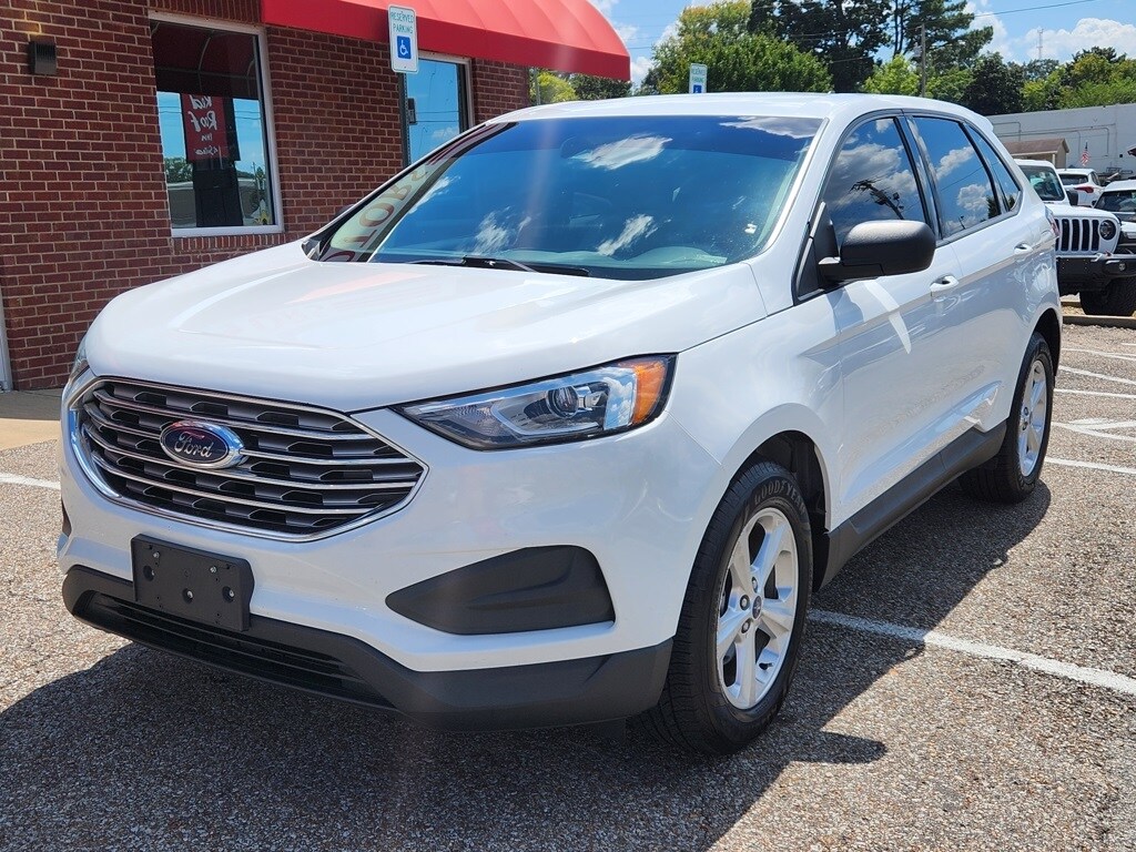 2020 Ford Edge SE photo 3