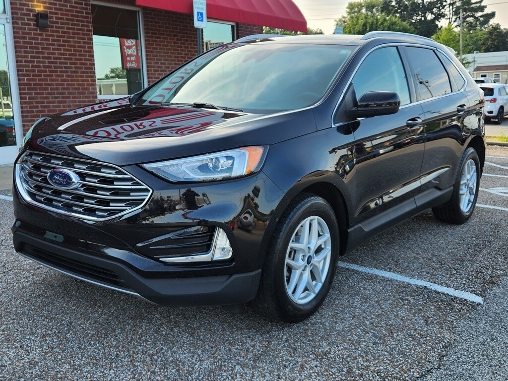 2022 Ford Edge SEL photo 3