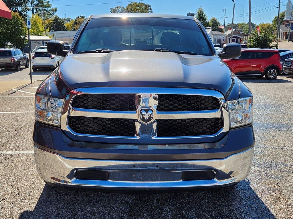 2019 Ram 1500 Classic SLT photo 4