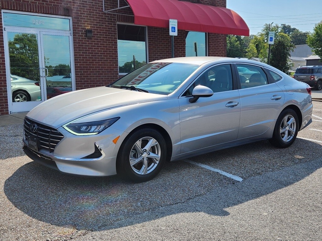 2021 Hyundai Sonata SE photo 2