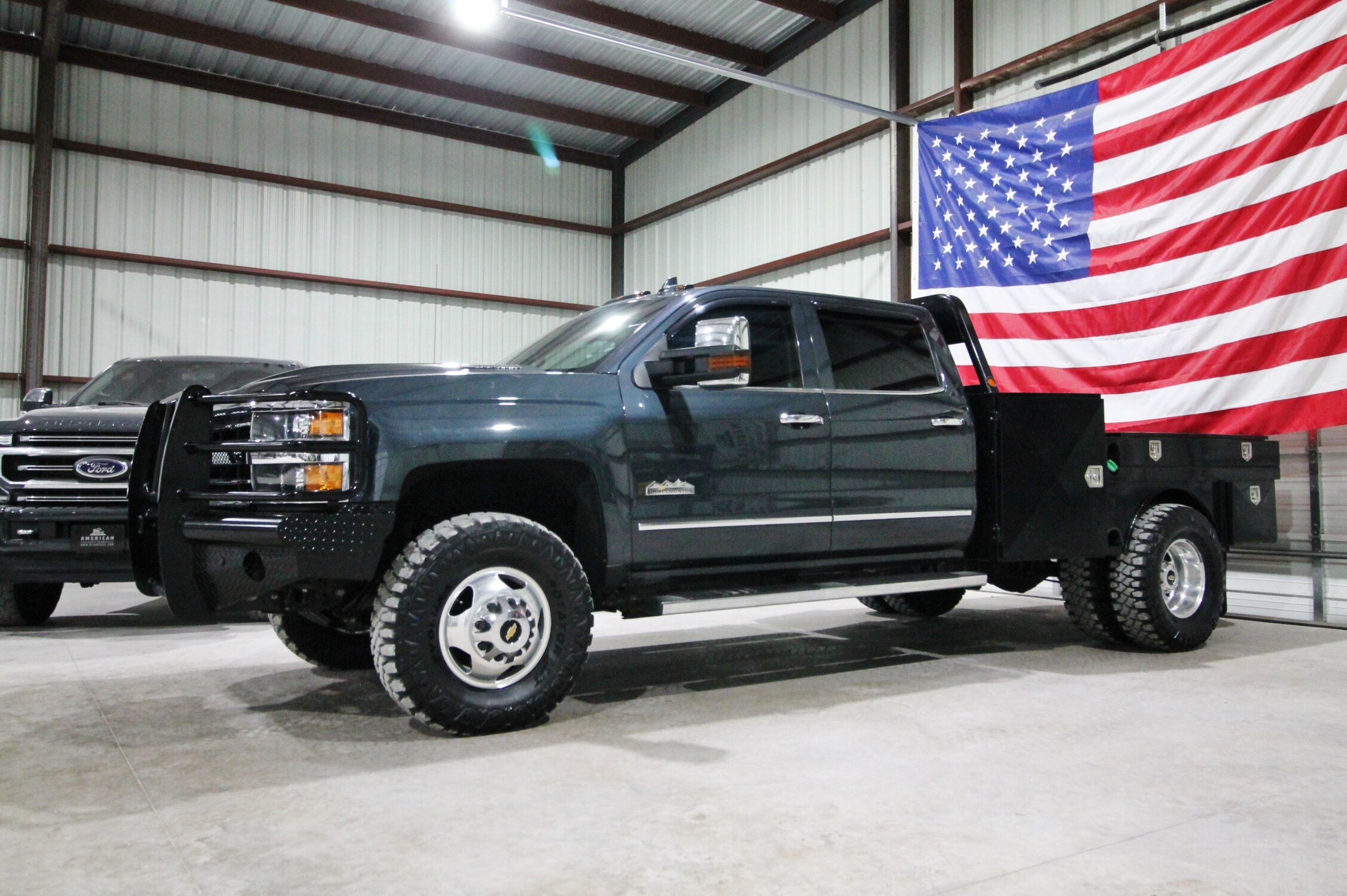 2019 Chevrolet Silverado 3500HD High Country photo 4