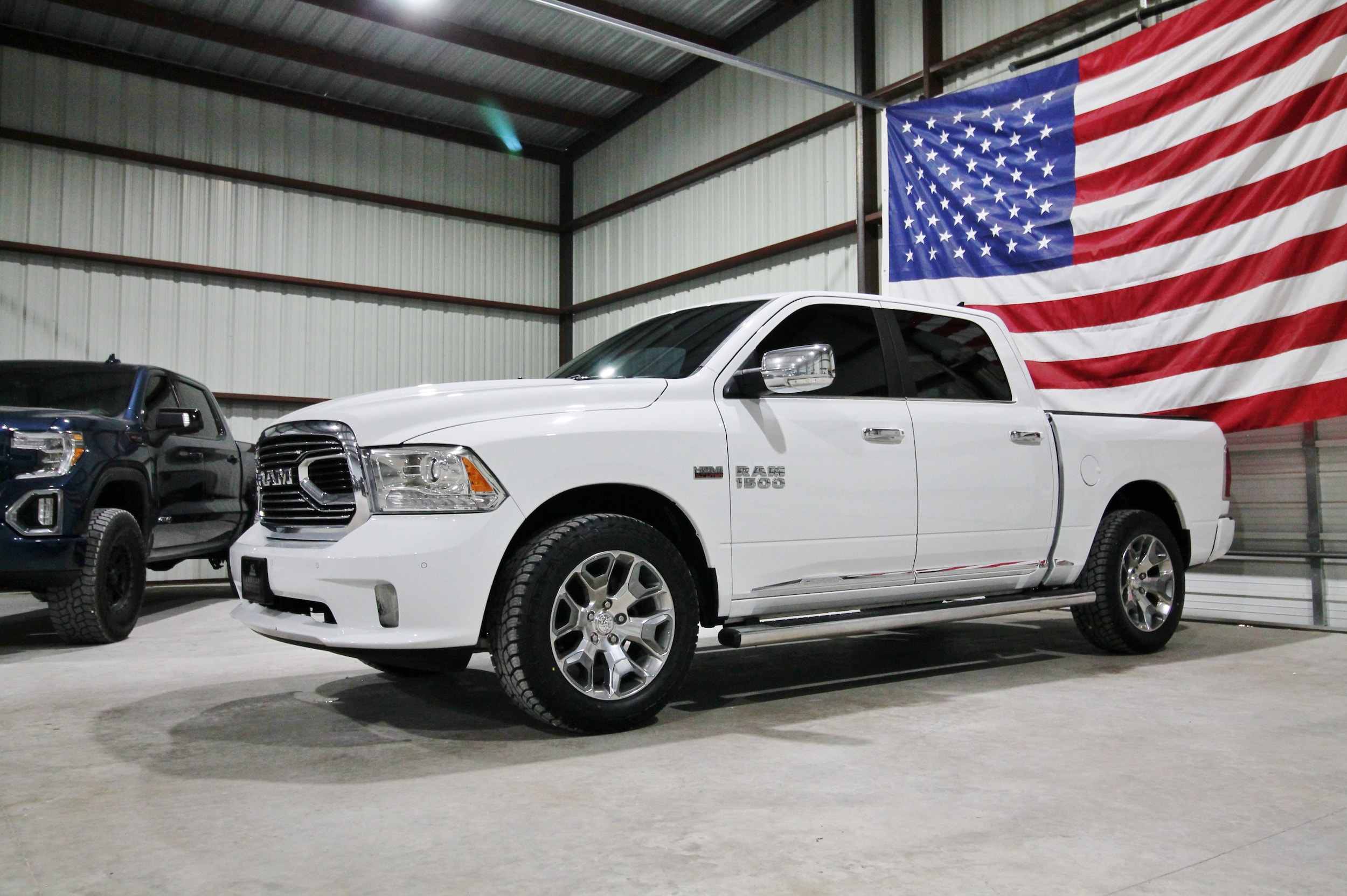 2018 RAM 1500 Laramie Limited 4x4 Crew Cab 5'7's photo
