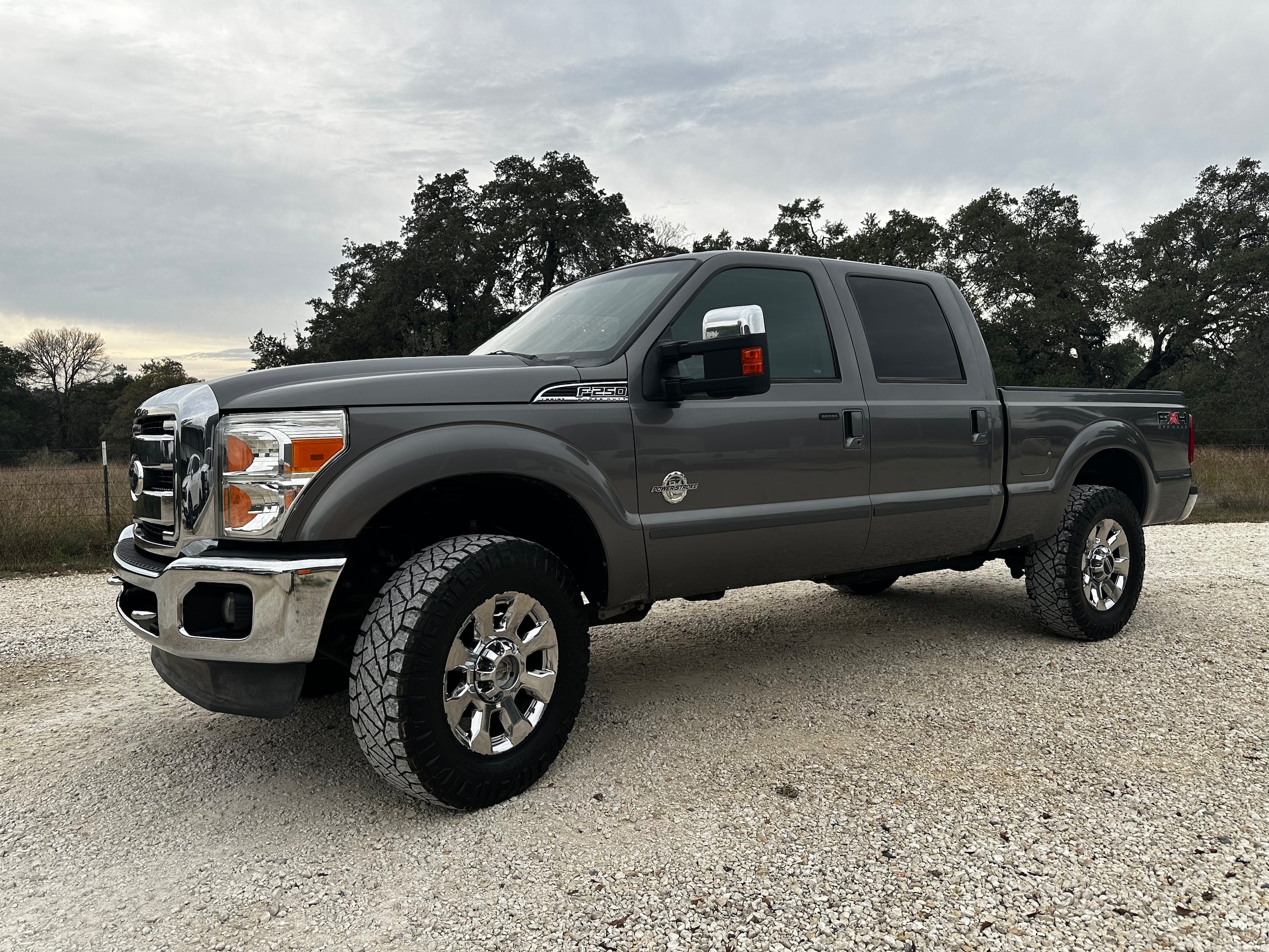 2011 Ford F-250 Super Duty Lariat's photo