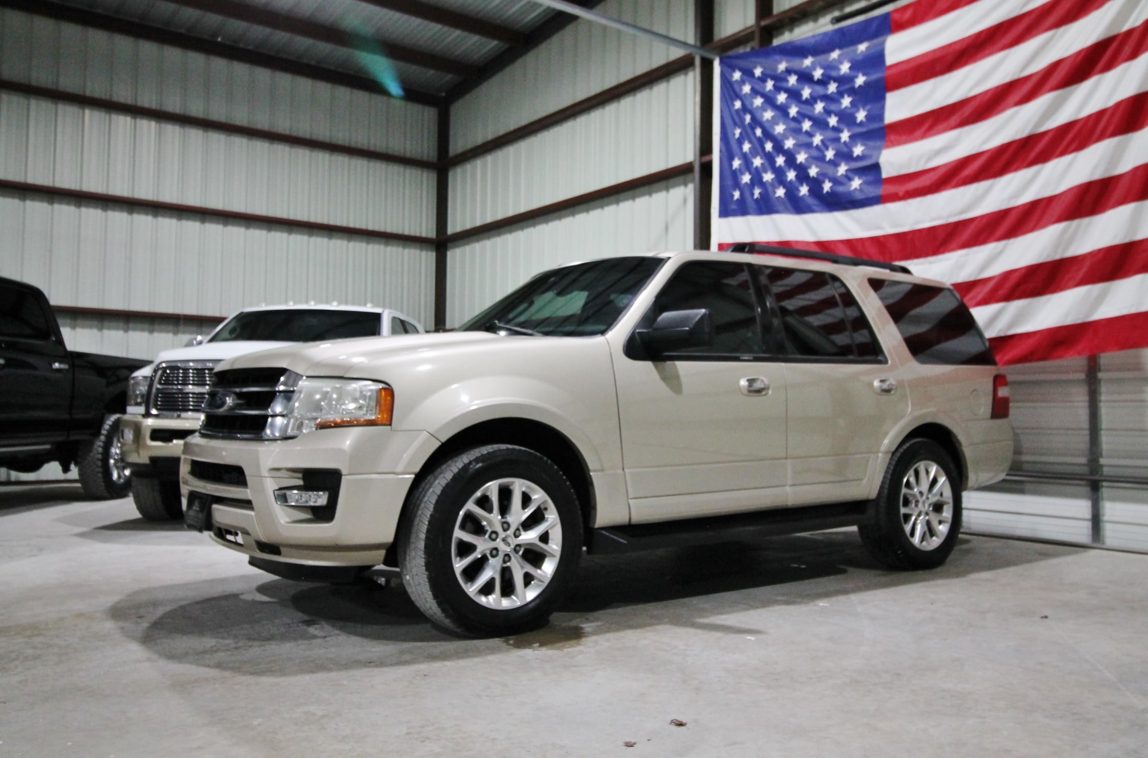 2017 Ford Expedition XLT's photo