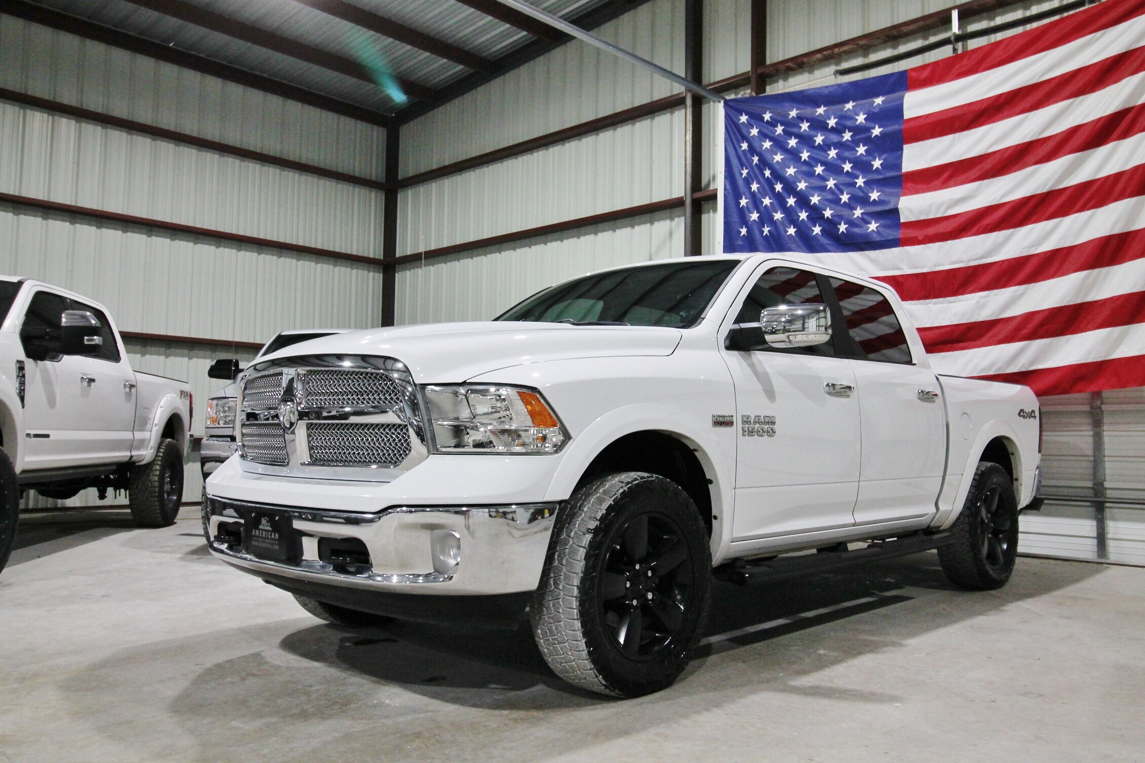 2018 Ram 1500 SLT photo 3