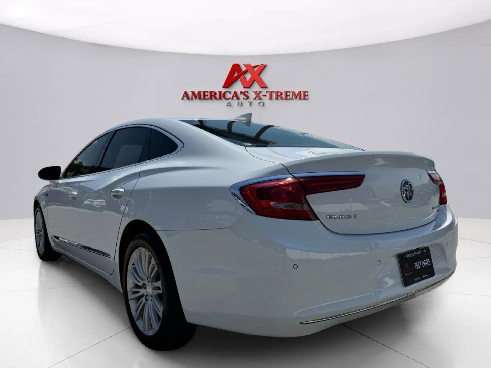 2018 Buick LaCrosse Preferred photo 3