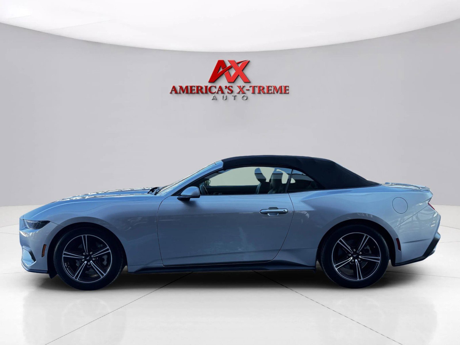 2025 Ford Mustang Convertible photo 3