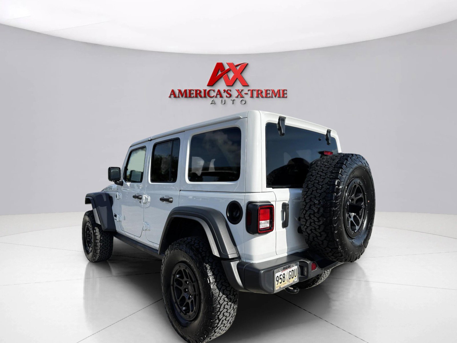 2023 Jeep Wrangler High Tide photo 2