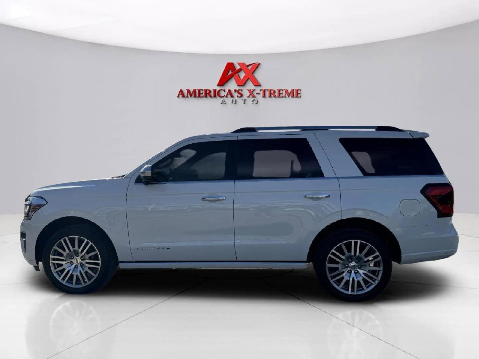 2024 Ford Expedition Platinum photo 2