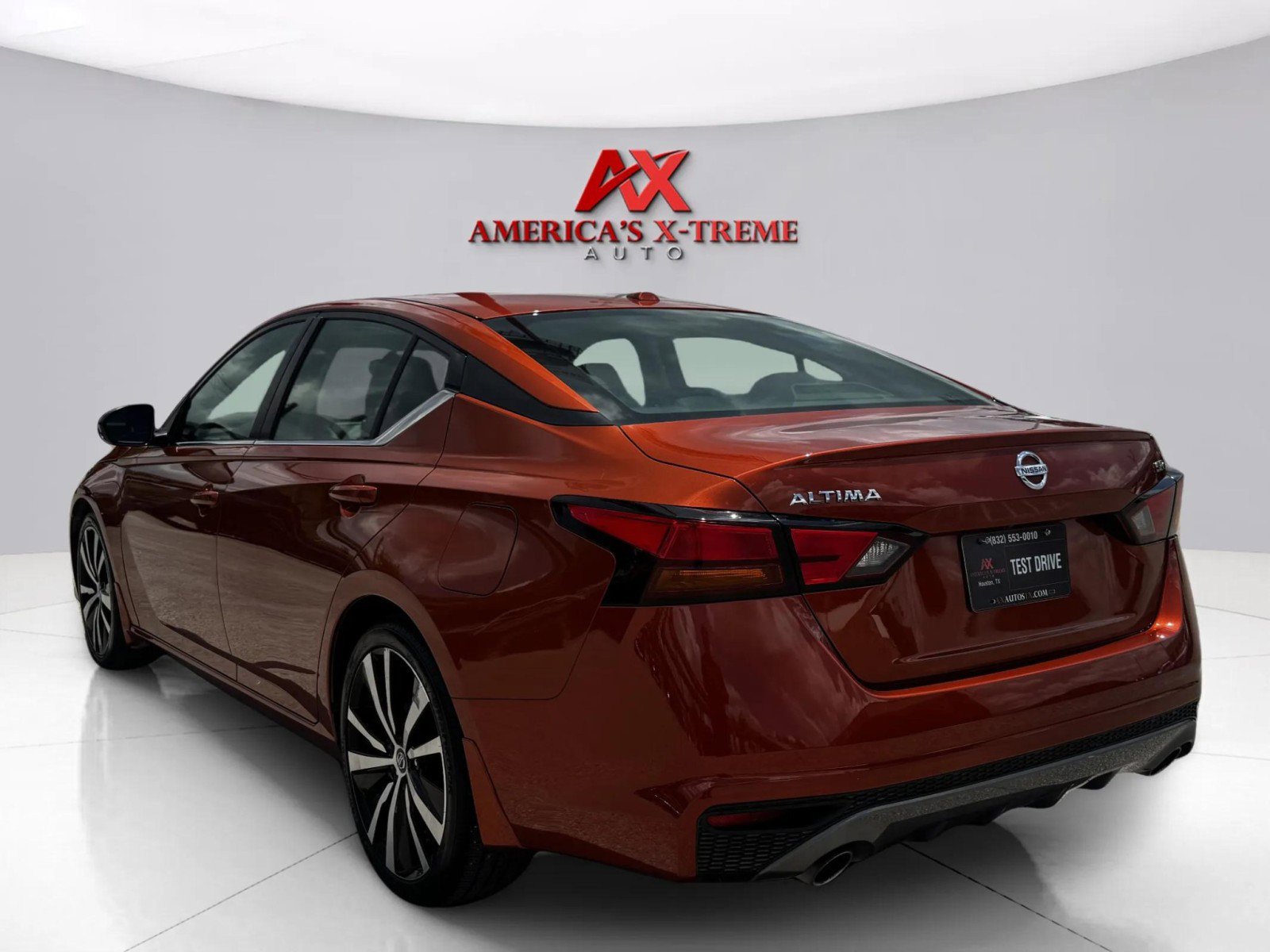 2019 Nissan Altima 2.5 SR photo 3
