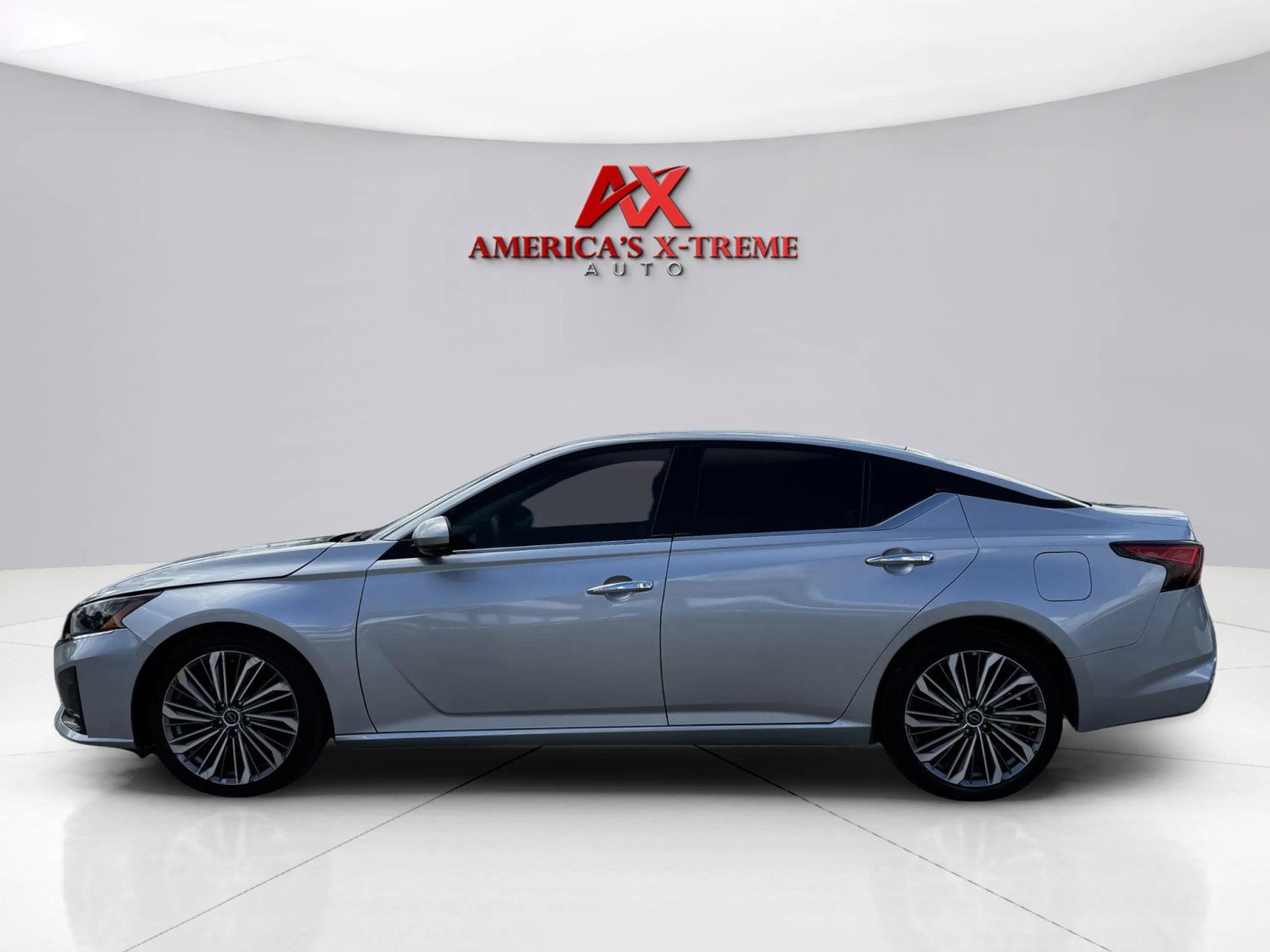 2023 Nissan Altima 2.5 SL photo 2