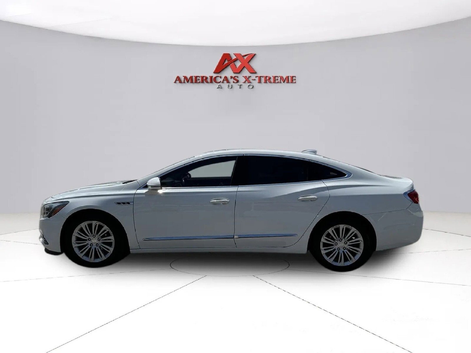 2018 Buick LaCrosse Preferred photo 2
