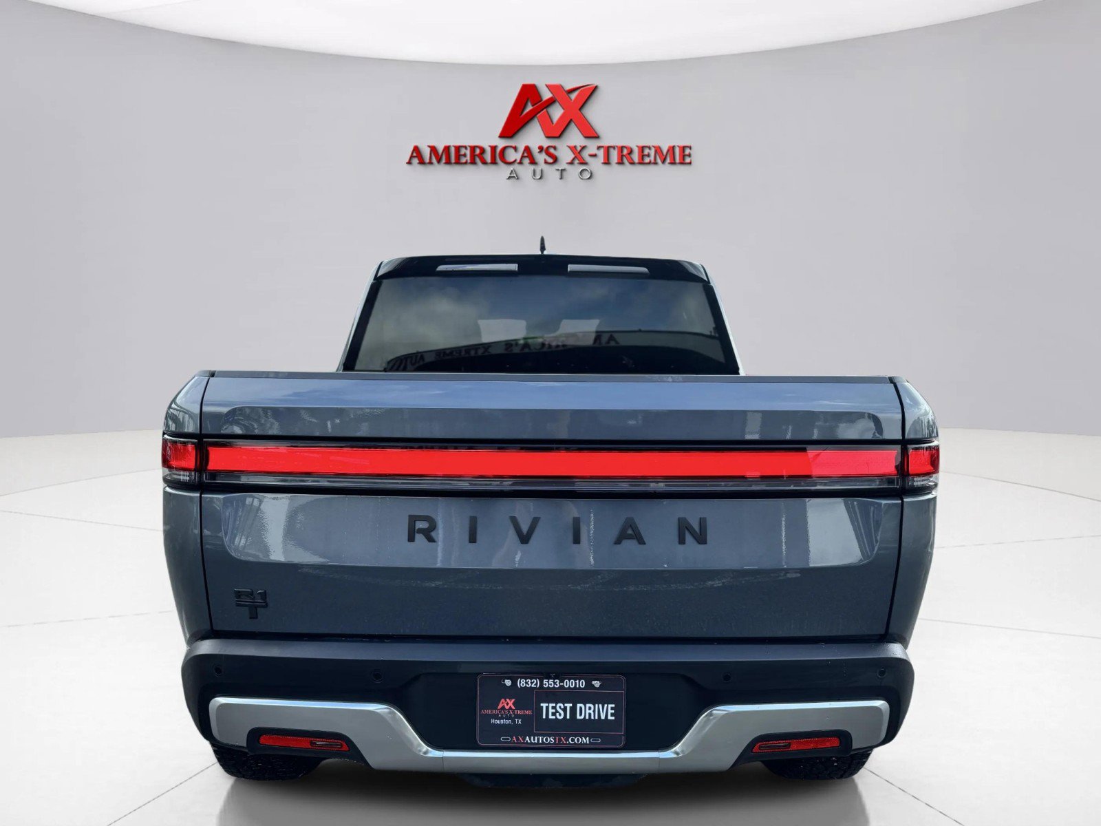 2022 Rivian R1T Adventure photo 4