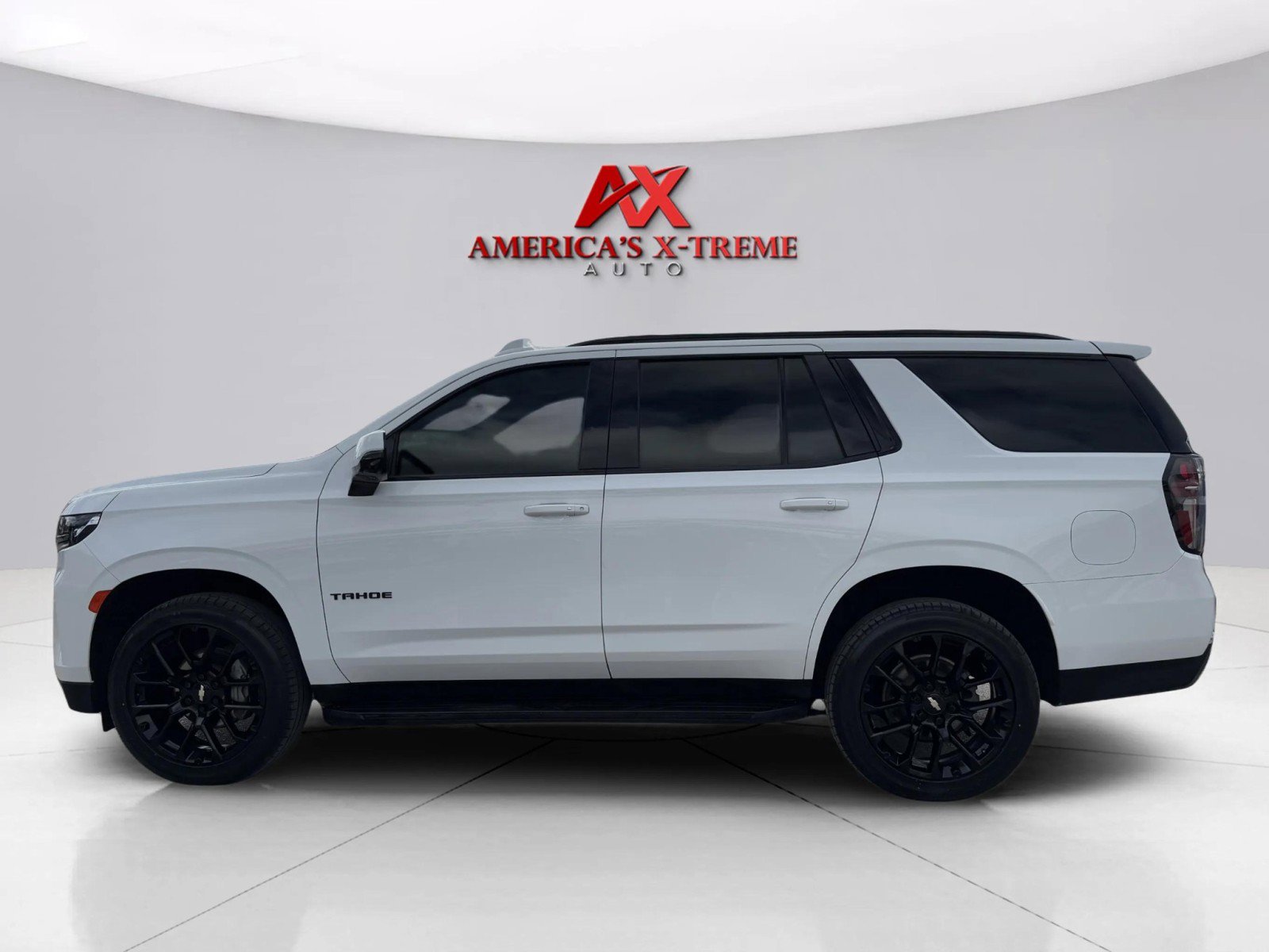 2022 Chevrolet Tahoe RST photo 2