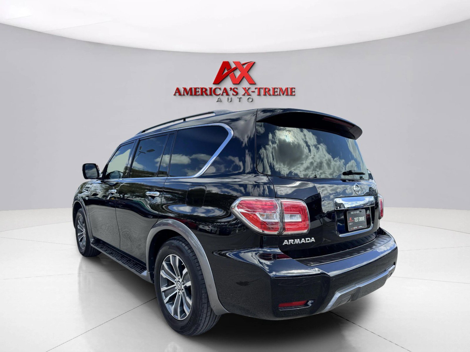 2019 Nissan Armada SL photo 3
