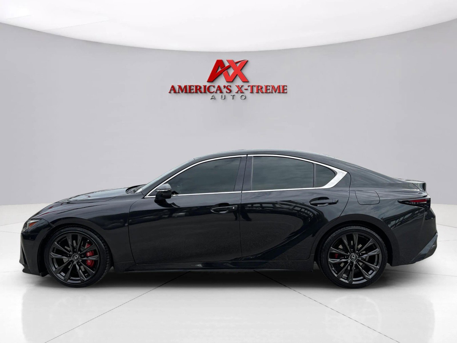 2021 Lexus IS 350 F SPORT photo 2