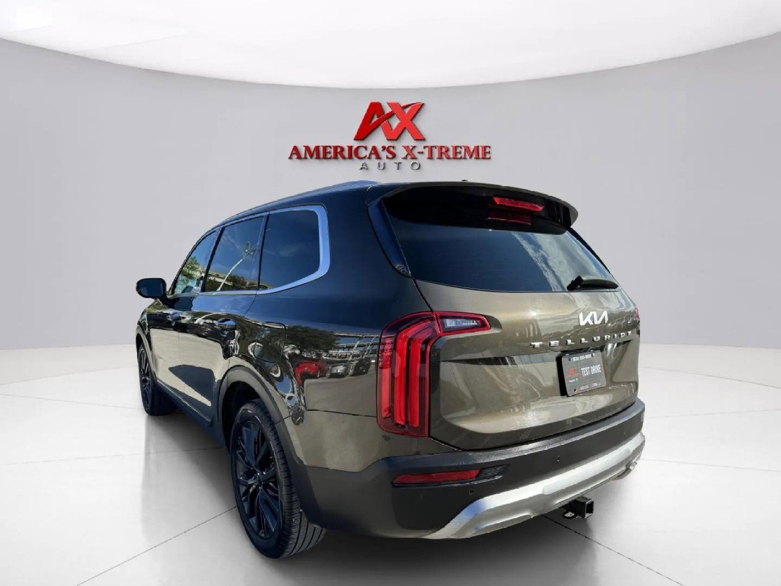 2022 Kia Telluride SX photo 3