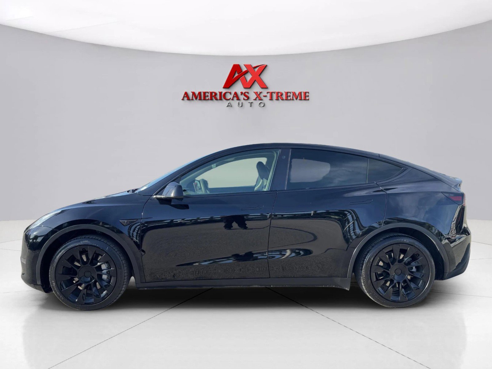 2021 Tesla Model Y Long Range photo 2