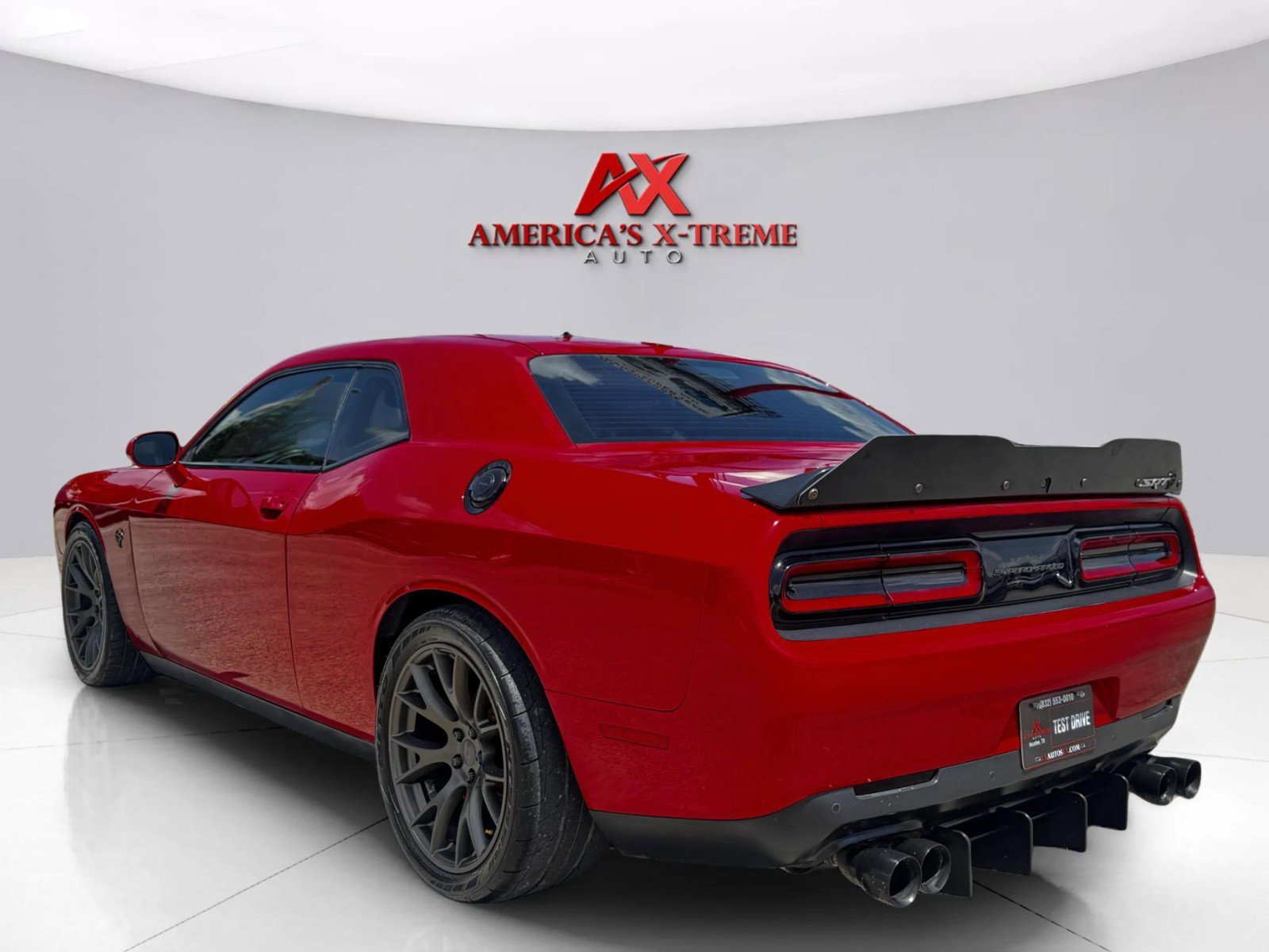 2016 Dodge Challenger SRT8 Hellcat photo 2