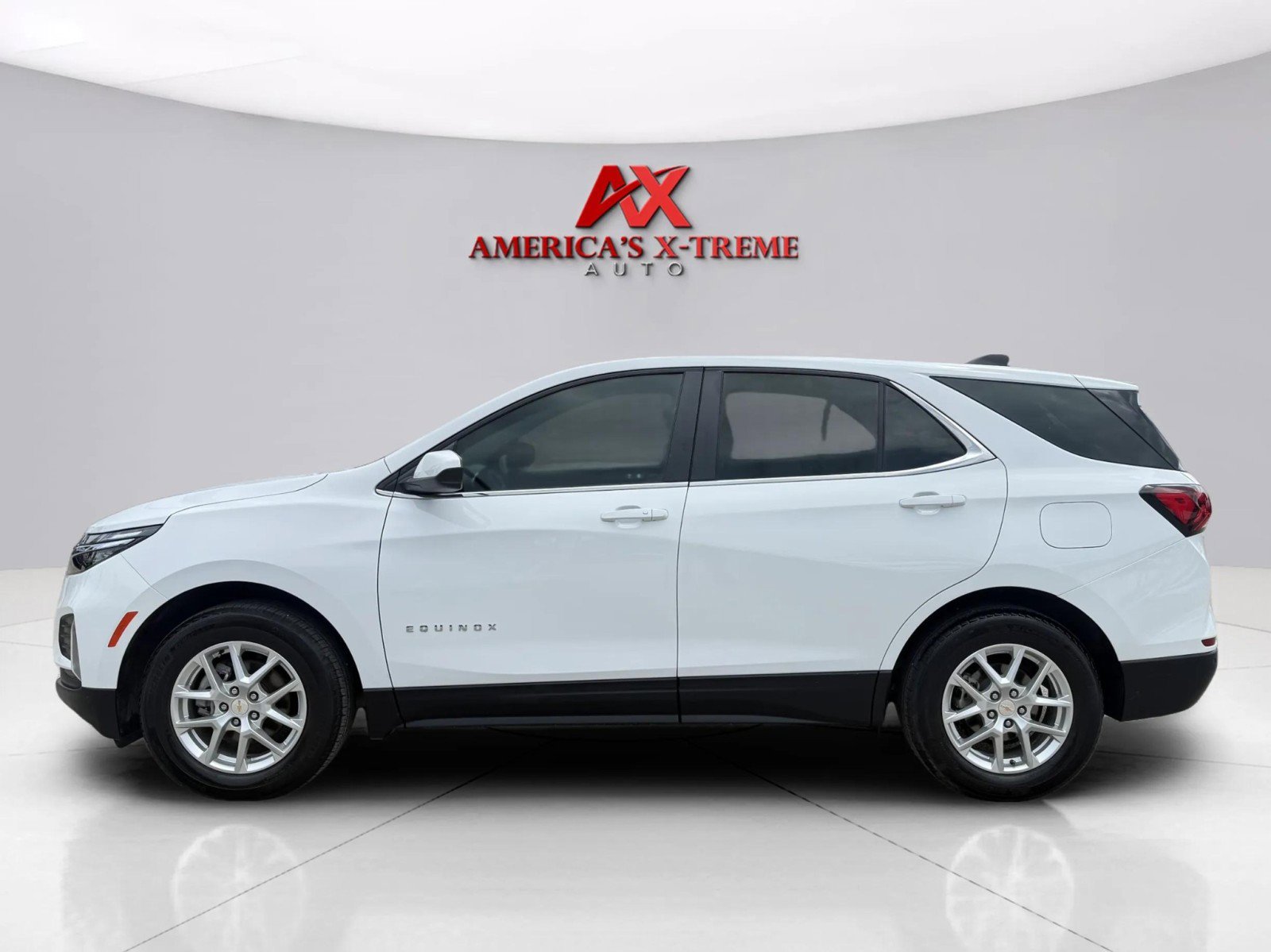 2022 Chevrolet Equinox photo 2