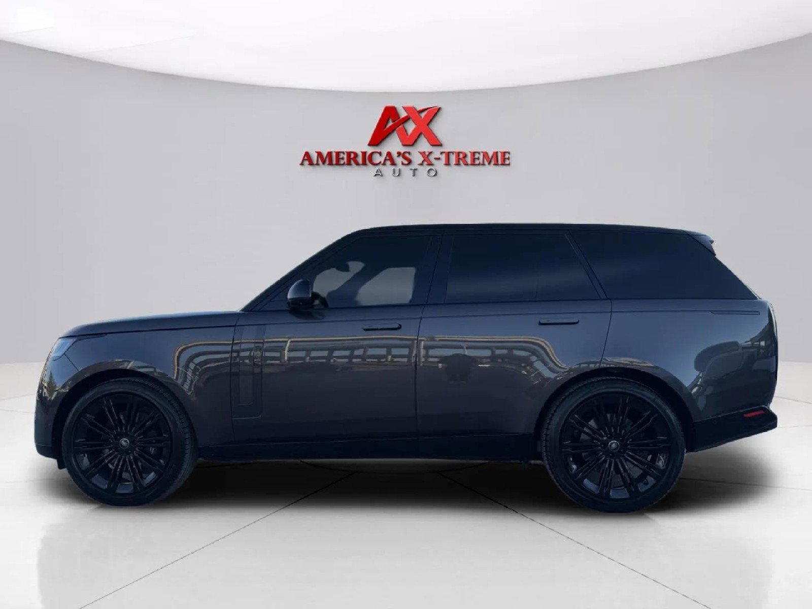 2023 Land Rover Range Rover First Edition photo 2