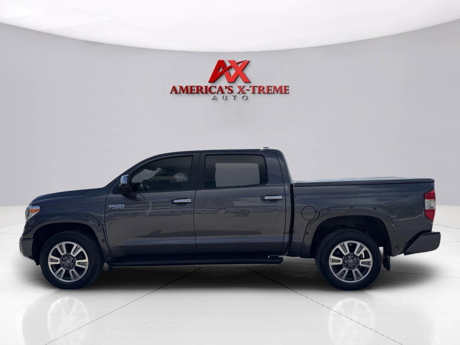 2021 Toyota Tundra Platinum Grade photo 2
