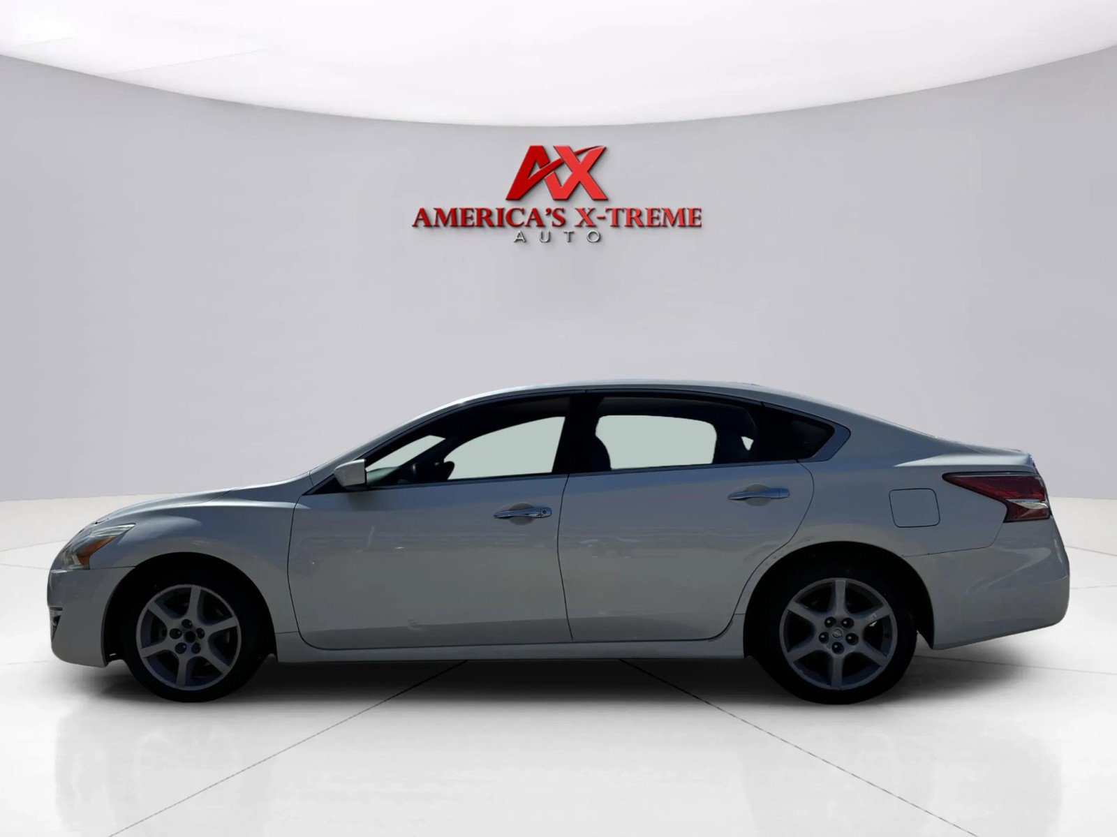 2013 Nissan Altima 2.5 S photo 2