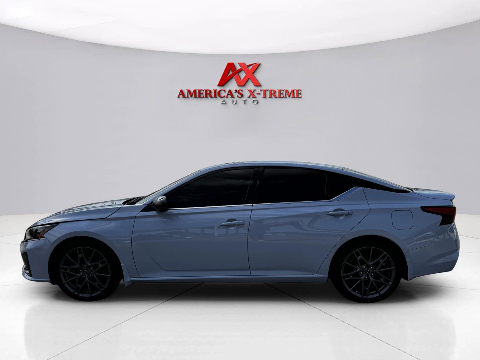 2023 Nissan Altima SR VC-Turbo photo 2