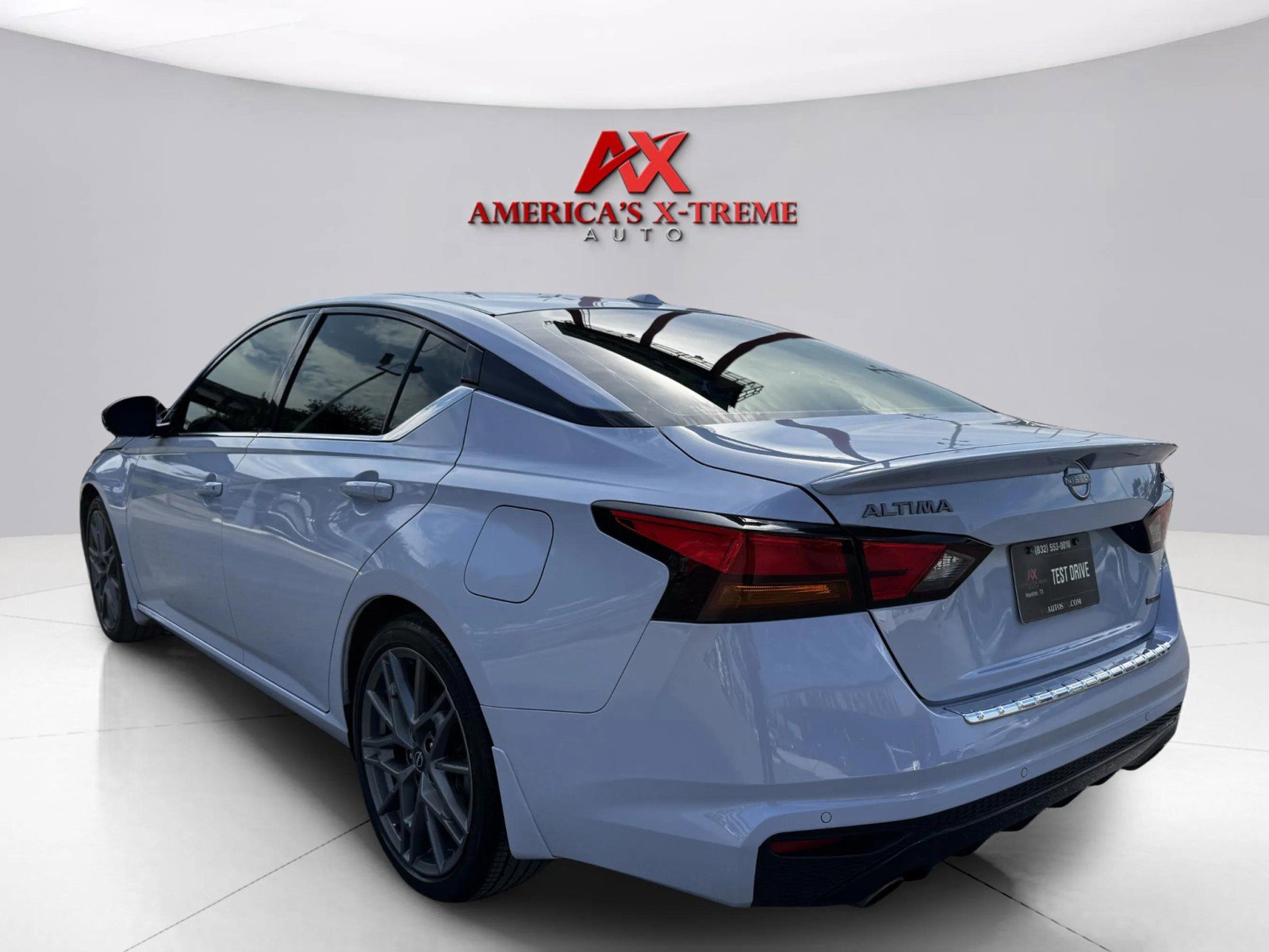 2023 Nissan Altima SR VC-Turbo photo 3