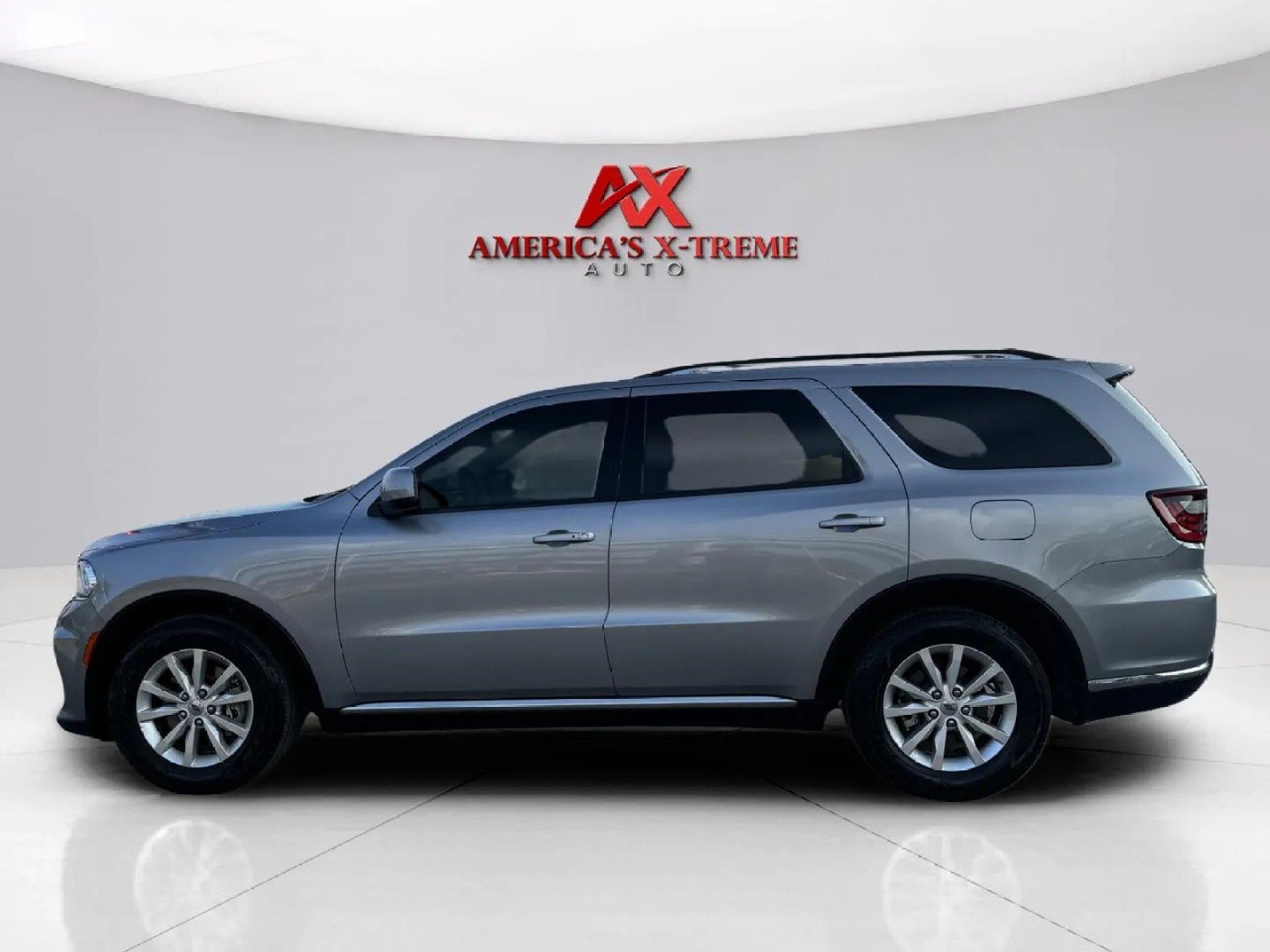 2021 Dodge Durango SXT photo 2