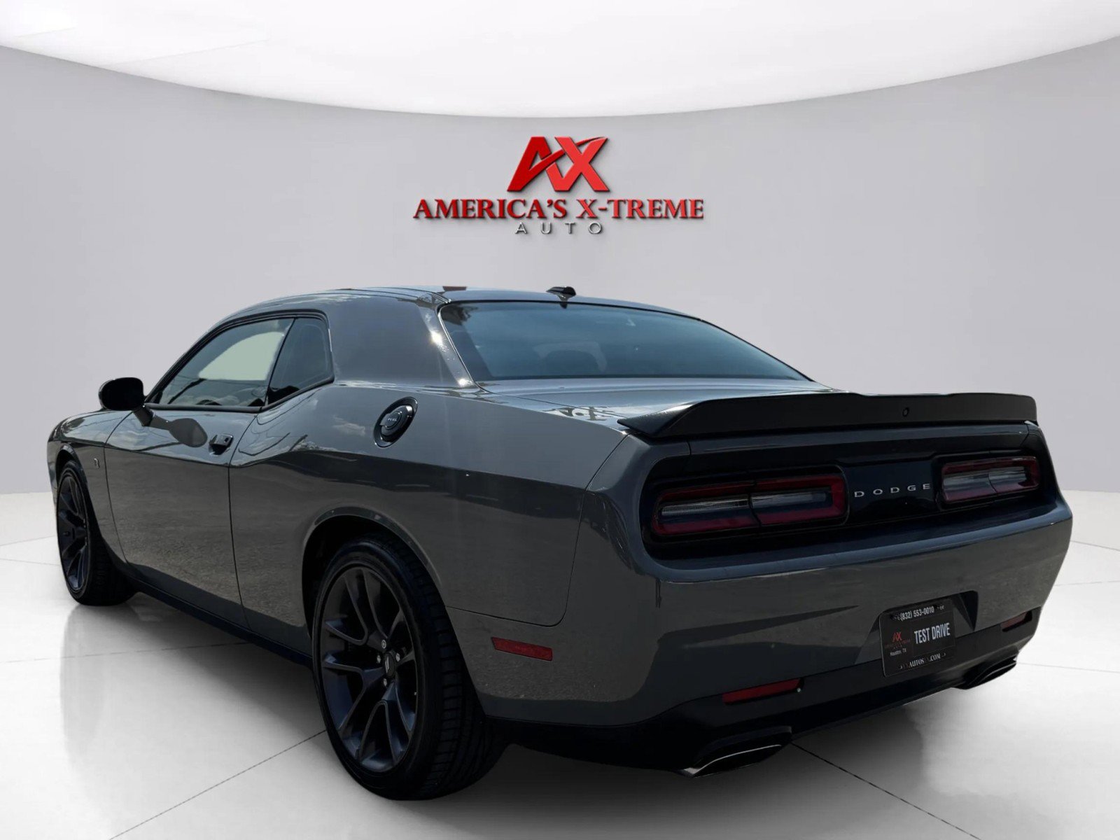 2023 Dodge Challenger R/T Scat Pack photo 3