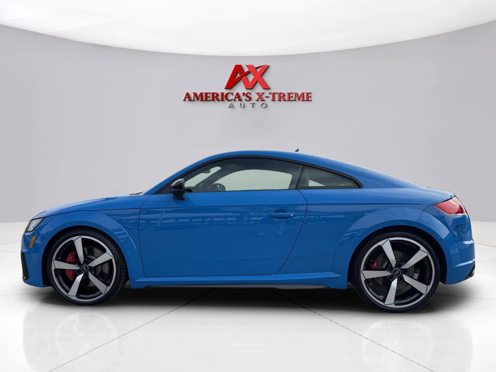 2023 Audi TTS photo 2