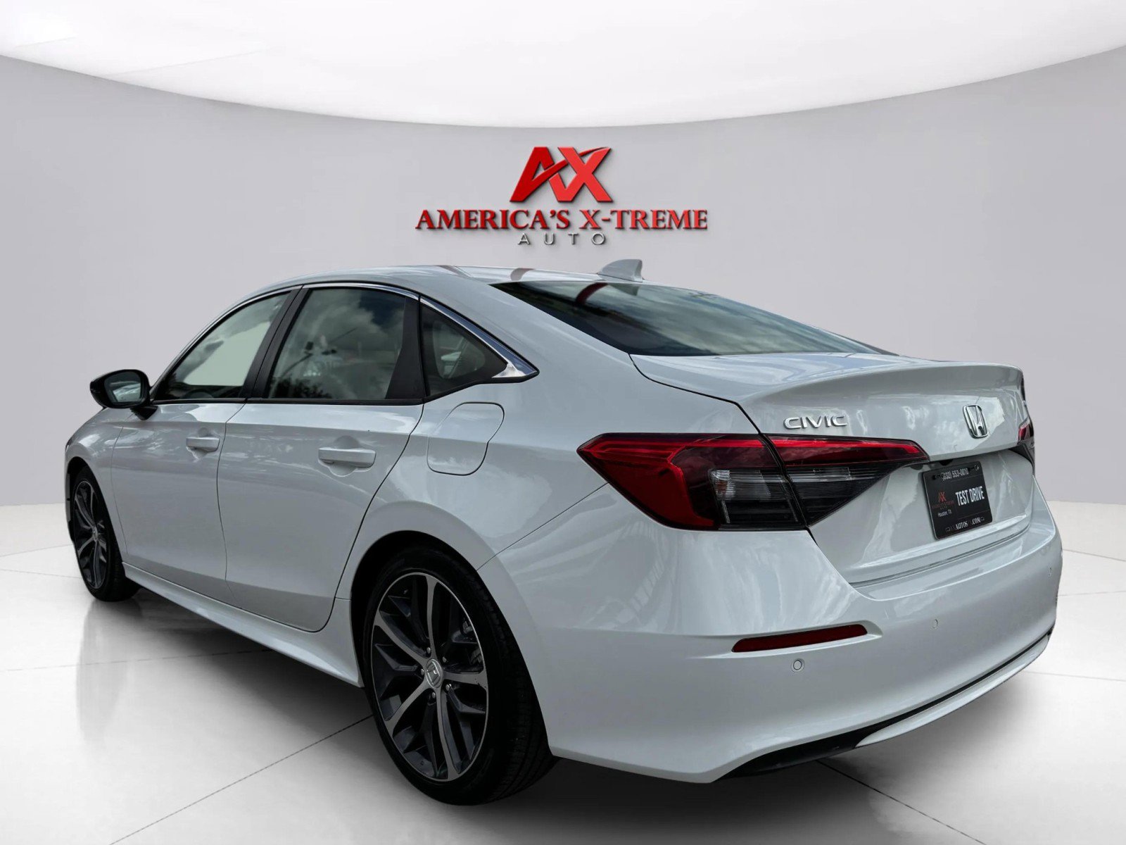 2024 Honda Civic Touring photo 3