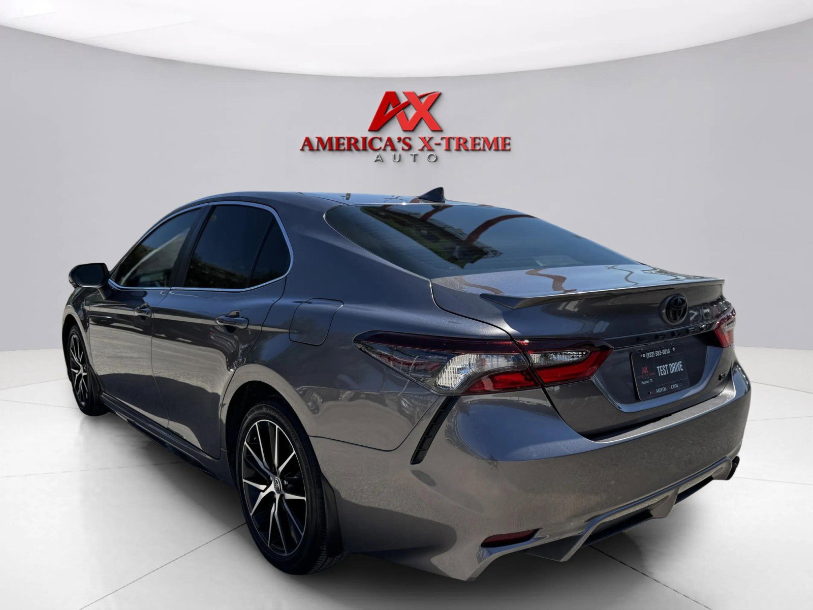 2024 Toyota Camry SE photo 3