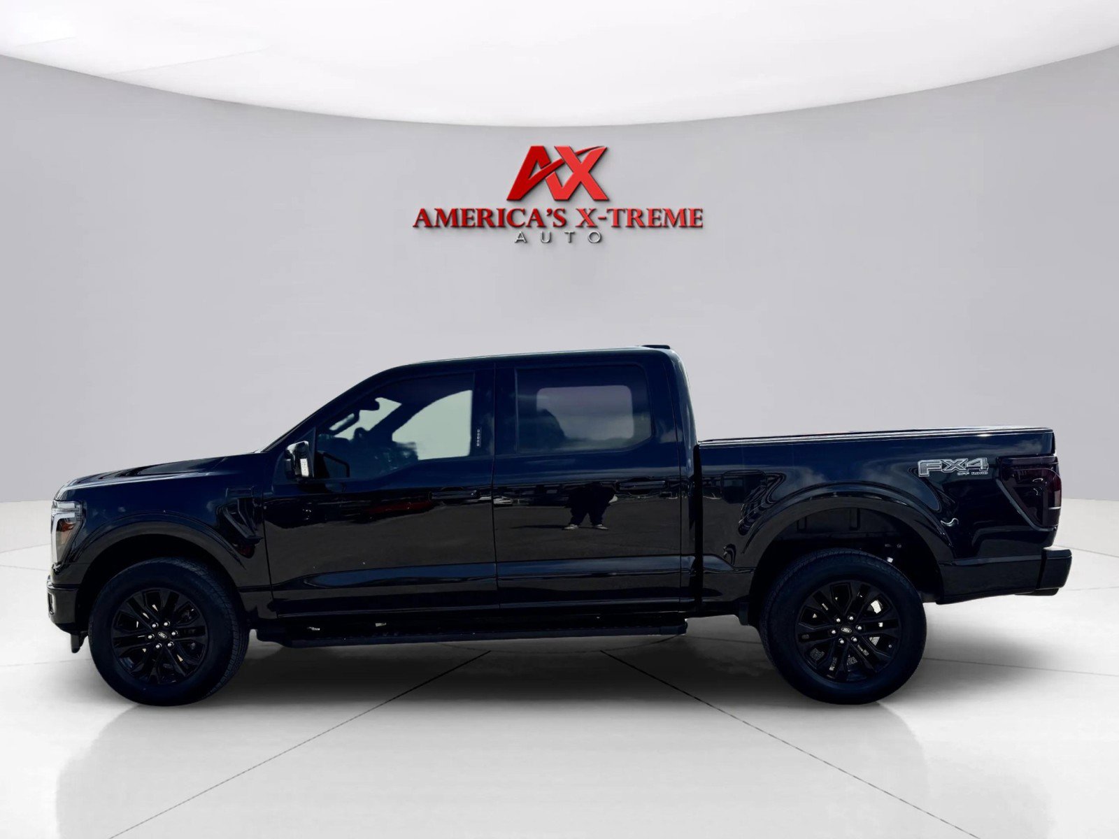 2024 Ford F-150 Lariat photo 2