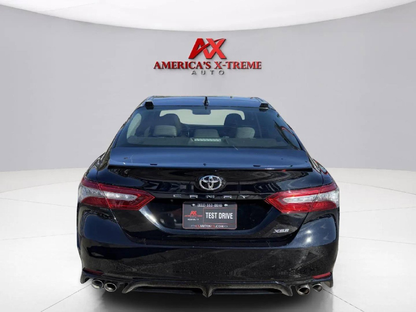 2019 Toyota Camry XSE photo 4