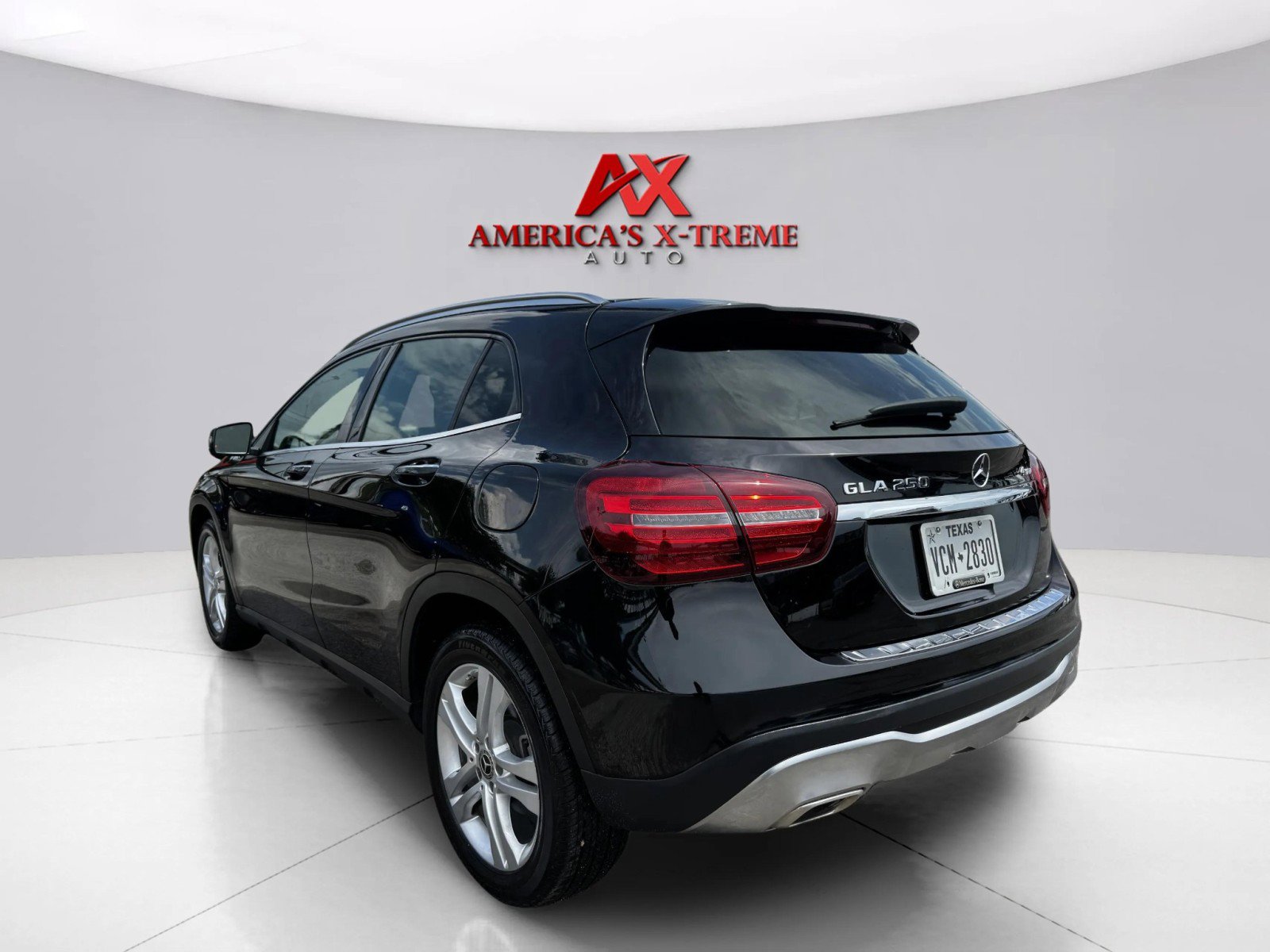 2020 Mercedes Benz GLA 250 4MATIC photo 2