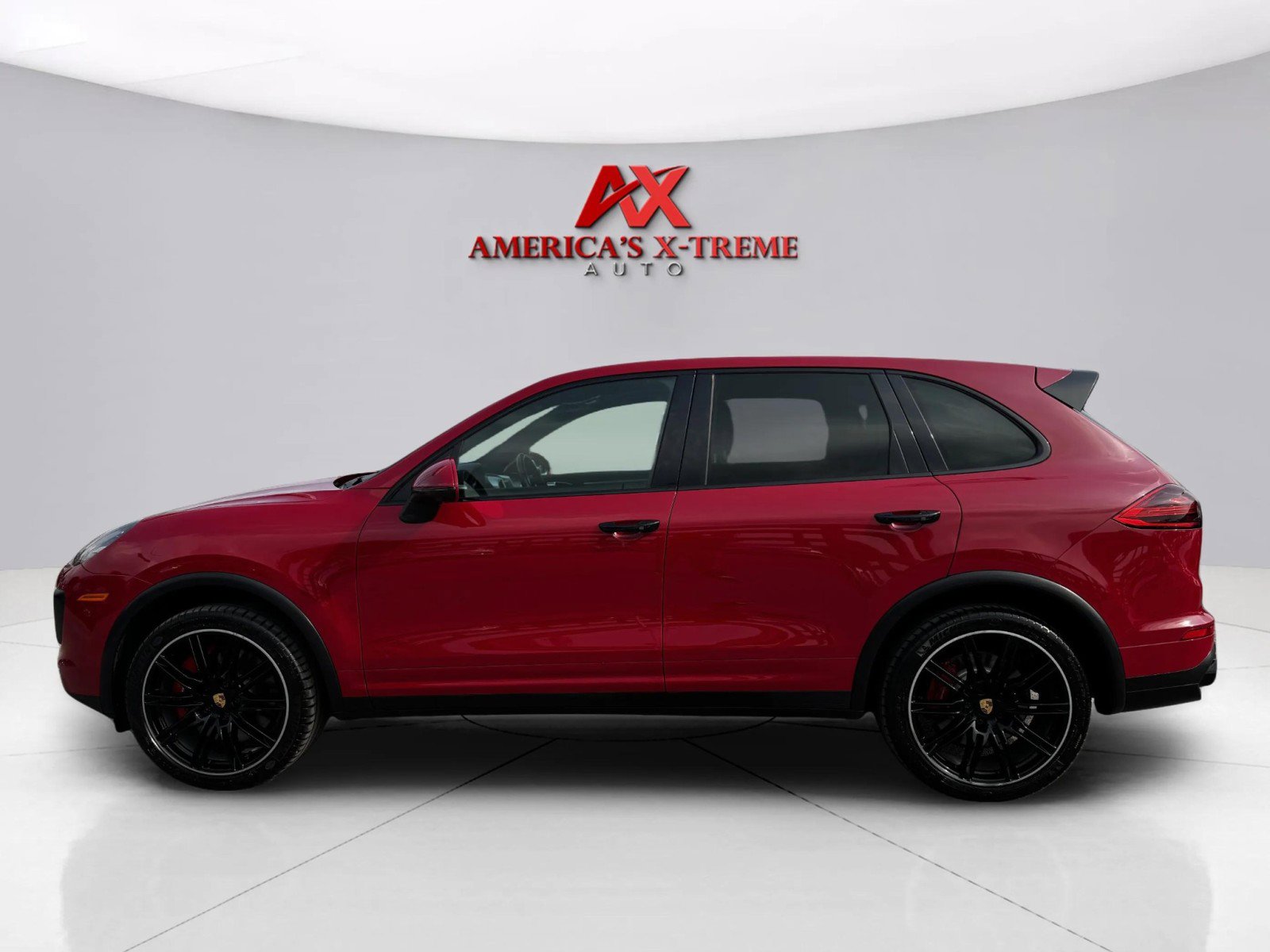 2017 Porsche Cayenne Turbo photo 2