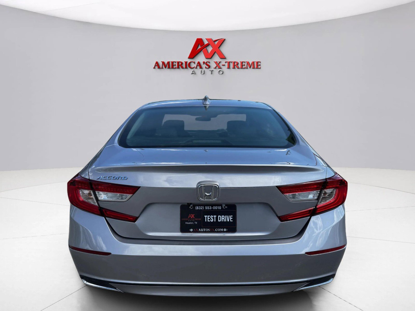 2019 Honda Accord LX 1.5T photo 4