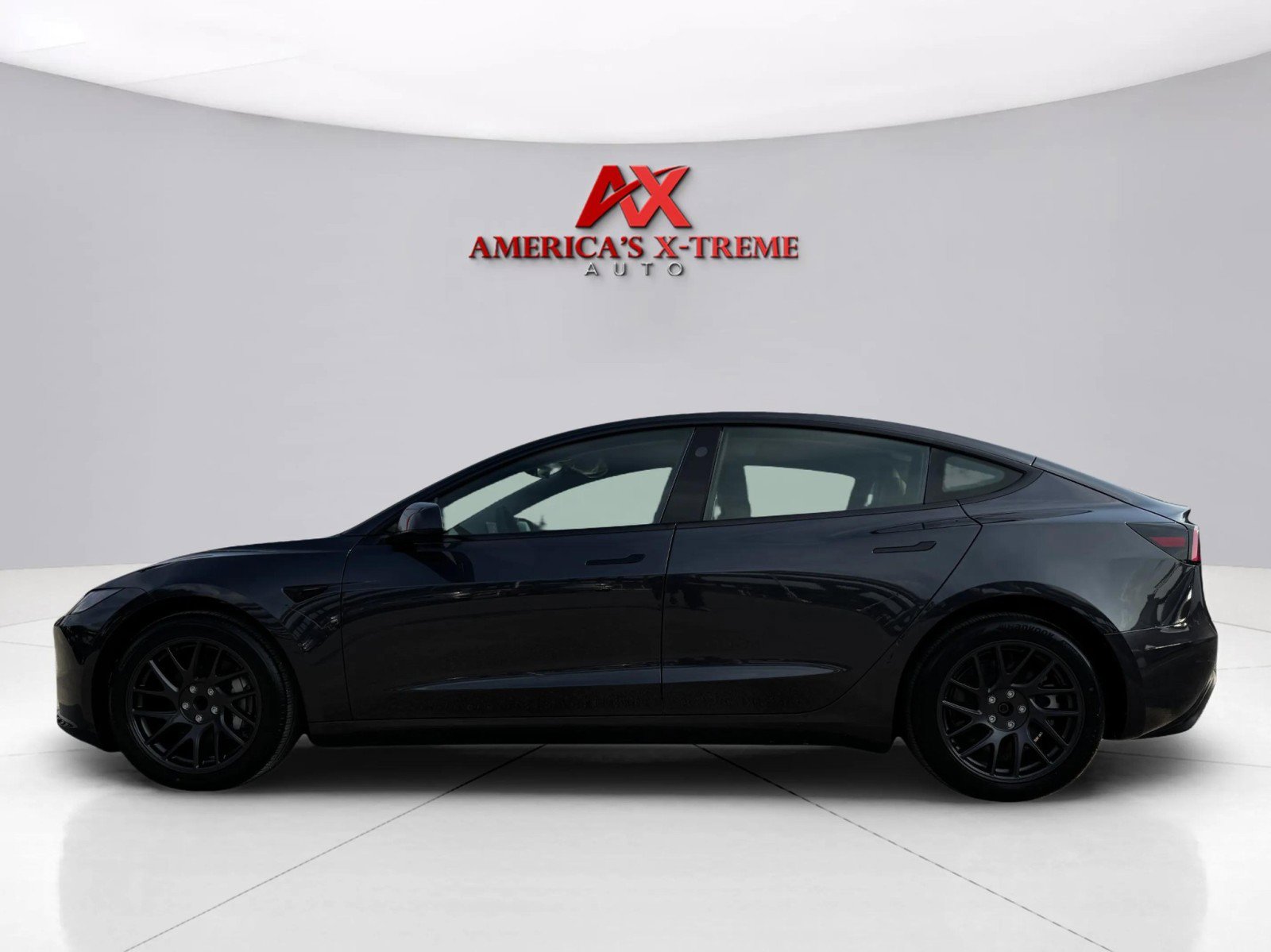 2024 Tesla Model 3 photo 2
