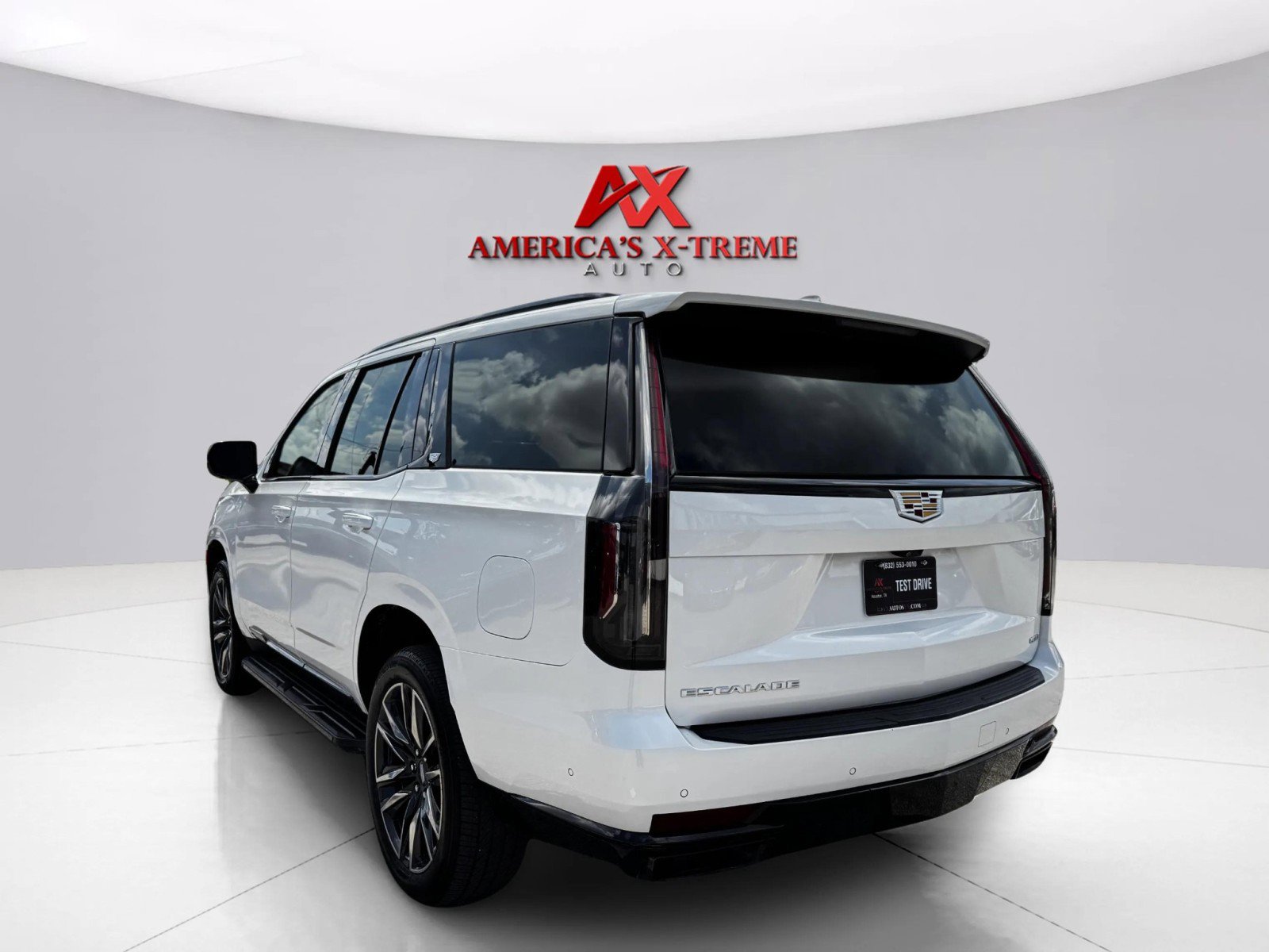 2022 Cadillac Escalade Sport photo 3
